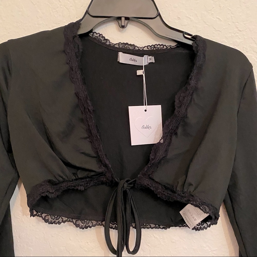 NWT black long sleeve crop top